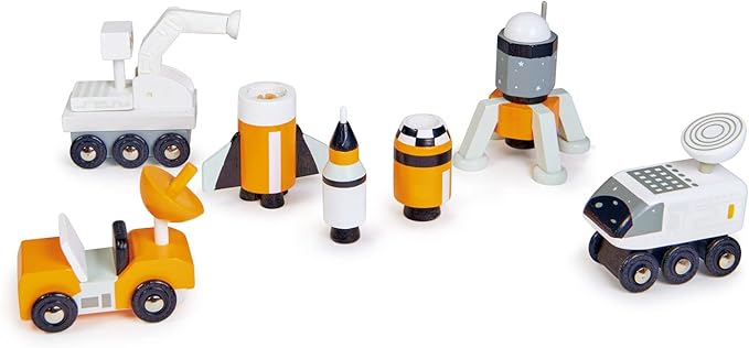 Tender Leaf Toys - Space Voyager Set - 7 Piece Solid Wood Space Vehicle Set with Moving Parts - Boost Imagination and Learn Through Play, Gender-Neutral for Pre-School Boys and Girls - Age 3 +