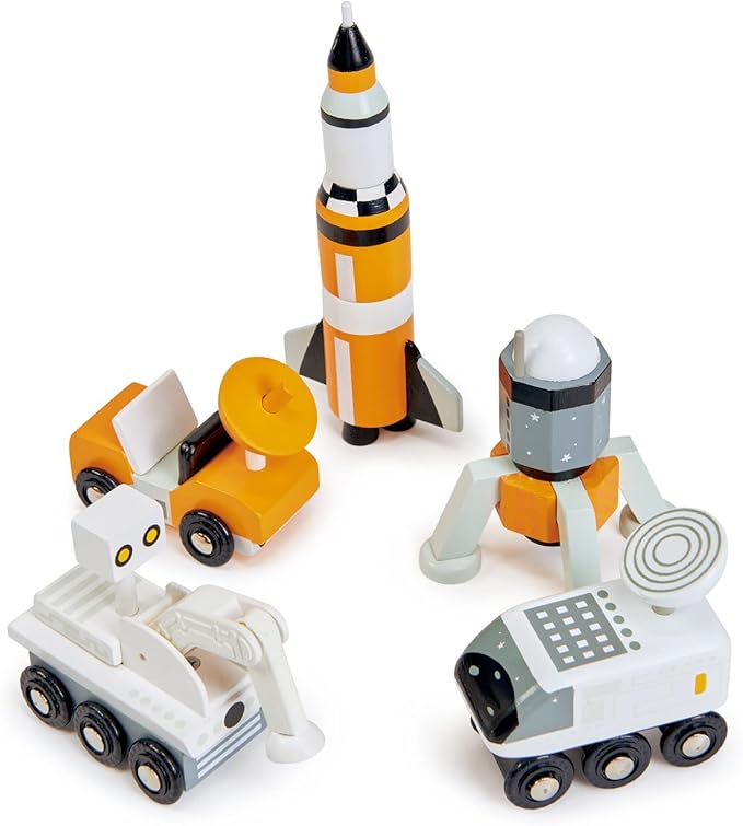 Tender Leaf Toys - Space Voyager Set - 7 Piece Solid Wood Space Vehicle Set with Moving Parts - Boost Imagination and Learn Through Play, Gender-Neutral for Pre-School Boys and Girls - Age 3 +