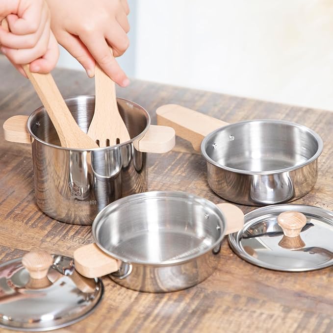 New Classic Toys Metal Pan Set - Pretend Play Toy for Kids Cooking Simulation Educational Toys and Color Perception Toy for Preschool Age Toddlers Boys Girls