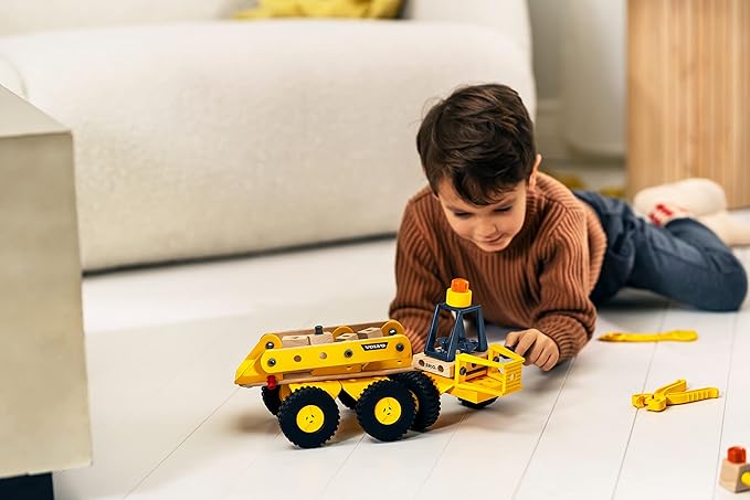 BRIO Builder - 34599 Volvo Hauler | Educational Construction Toy for Kids Age 3 Years Up