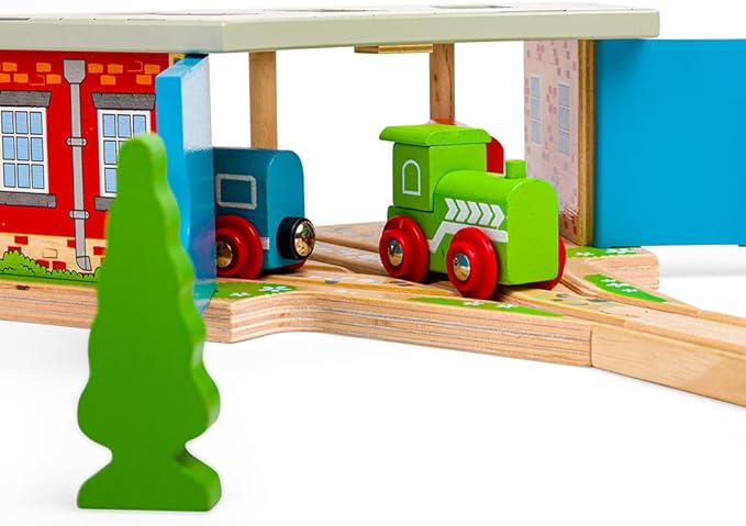 Bigjigs Rail Triple Engine Wooden Shed, Wooden Toys, Small Shed for Toy Trains, Wooden Train Set, Wooden Train Track Accessories, Bigjigs Train Accessories