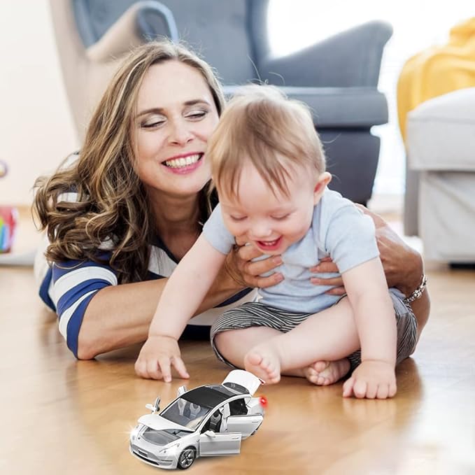 1:32 Scale Model 3 Alloy Car Model Diecast Toy Vehicles for Kids, car Model Toy，Pull Back Alloy Car with Lights and Music,Mini Vehicles Toys for Kids Gift ，Children Birthday Gift. (White)