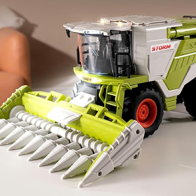 Remote Control Harvester Toy, 1:24 Scale Farm Tractor Toy with LED Lights, Sounds Effects & Spray, 2.4GHz Simulation RC Tractor Truck Birthday Gift for Boys Girls 3-8