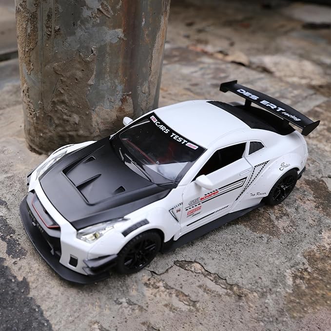 BDTCTK 1/24 Scale Compatible for Nissan GTR Model Car Toy, Zinc Alloy Pull Back Toy car with Sound and Light for Kids Boy Girl Gift (White)