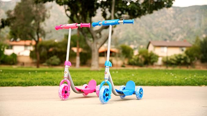 Razor Jr. Lil’ Kick – 3-Wheel Kick Scooter for Younger Children (Ages 3+), Max Rider Weight 44 lb (20 kg)