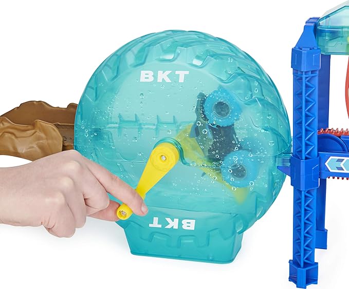 Monster Jam, Megalodon Monster Wash, Includes Color-Changing Truck, Interactive Water Play Kids Toys for Aged 3 and Up