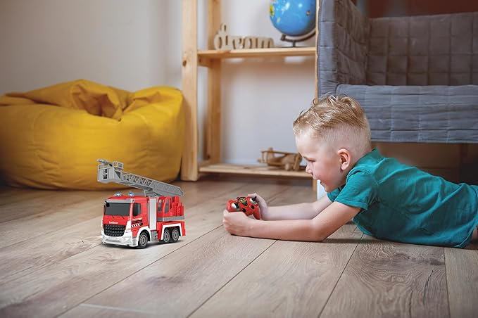 LEXiBOOK Crosslander® pro, RC Fire Truck, Remote Controlled fire Truck, Light Effects, Water Spray, Electronic Rotating Ladder, Rechargeable, RCP20