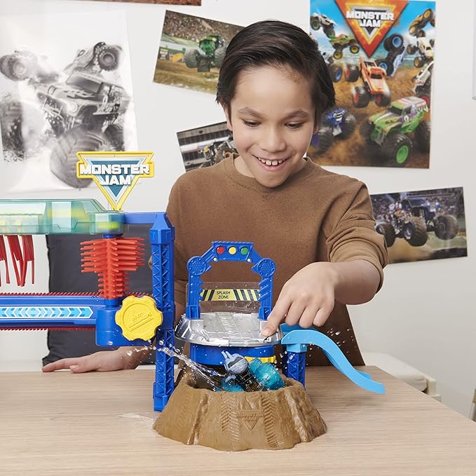 Monster Jam, Megalodon Monster Wash, Includes Color-Changing Truck, Interactive Water Play Kids Toys for Aged 3 and Up