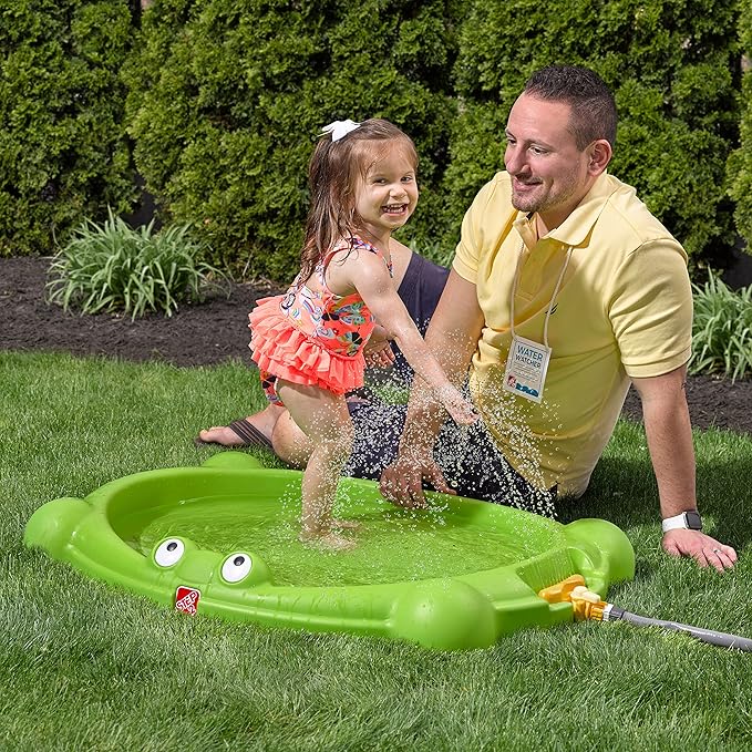 Step2 Water Bug Splash Pad, Kids Water Table & Sand Activity Sensory Playset, Sprinkler & Pool, Summer Outdoor Toys, for Toddlers 1.5+ Years Old